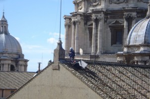 Preparación de la Capilla Sixtina para el cónclave