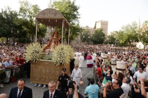 Galería de la Procesión y Misa en honor a la Virgen de los Reyes