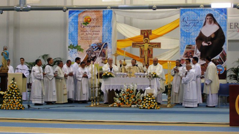 «Diez años de gracia» de las Hnas. Franciscanas de los Sgdos. Corazones