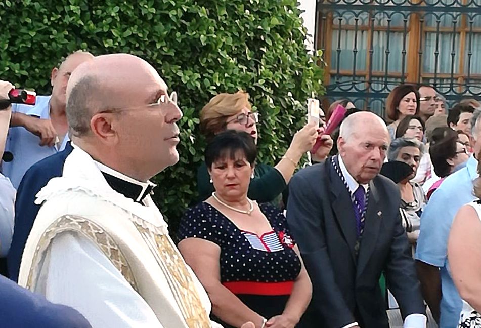 Bollullos de la Mitación arropa a Antonio Godoy en sus bodas de plata sacerdotales