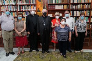 Mons. Saiz Meneses visita el seminario Redemptoris Mater