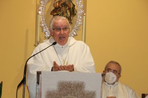 Mons. Saiz Meneses visita la Casa Sacerdotal Santa Clara