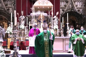 Hasta el sábado 14 de agosto, la Catedral de Sevilla acoge la novena en honor a Nuestra Señora de los Reyes