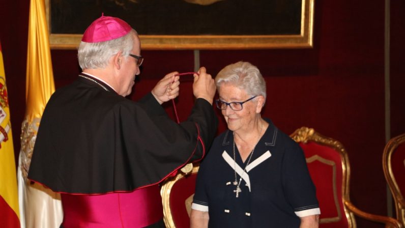 La religiosa Carmen Murga, medalla Pro Ecclesia Hispalense