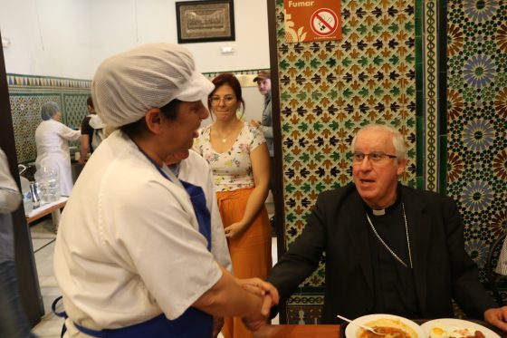 Comedor San Juan de Dios, Sevilla, monseñor Saiz Meneses (20)