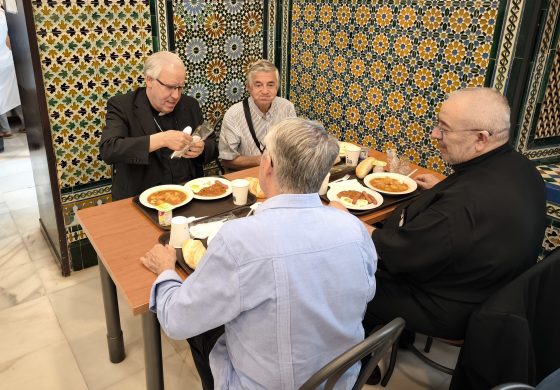 Comedor San Juan de Dios, Sevilla, monseñor Saiz Meneses (52)