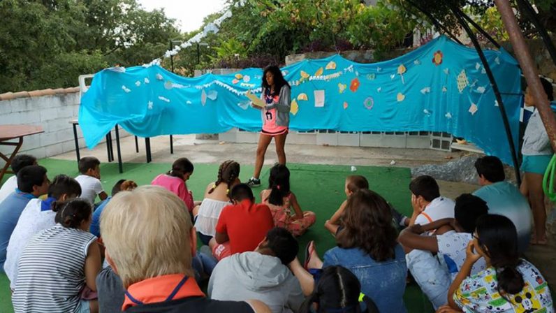 La Juventud Idente organiza un campamento de verano para niños en Constantina