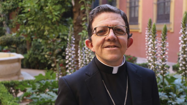 Monseñor Ramón Valdivia, obispo auxiliar de Sevilla: “El sacerdote antes que nada tiene que estar enamorado de Jesucristo”