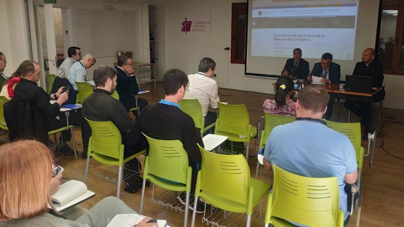 El ecónomo diocesano participa en las jornadas de transparencia de la CEE: “La Archidiócesis de Sevilla ha sido pionera y modelo en este tema”