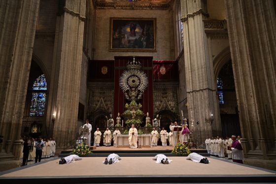 La ordenación de cuatro sacerdotes propicia un “día de júbilo inmenso en Sevilla”