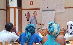 Tres seminaristas de Sevilla realizan un voluntariado con migrantes en Canarias