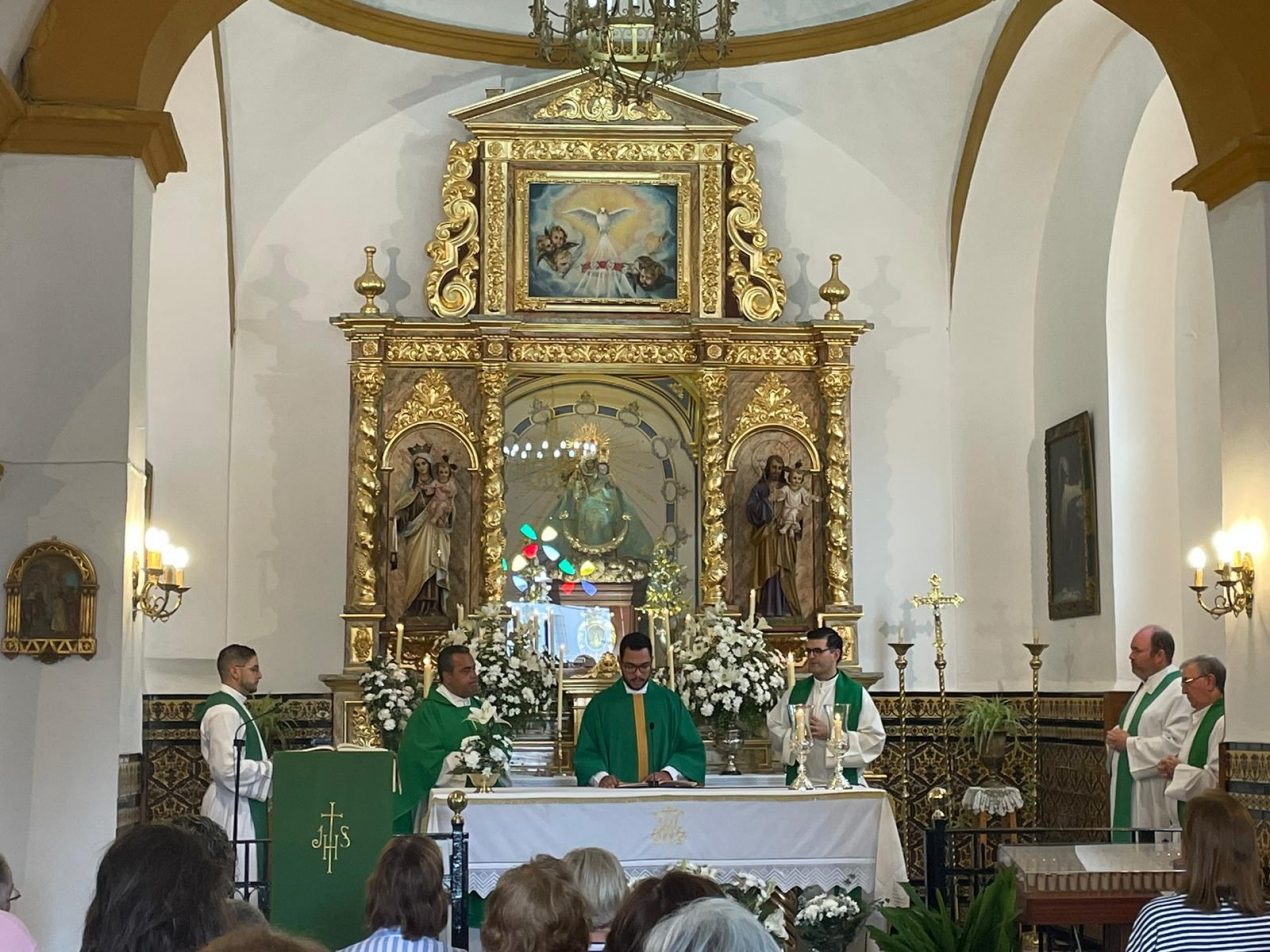 Toma de posesión del sacerdote Camilo Castillo, párroco de Ntra. Sra. de la Fuensanta (Corcoya)