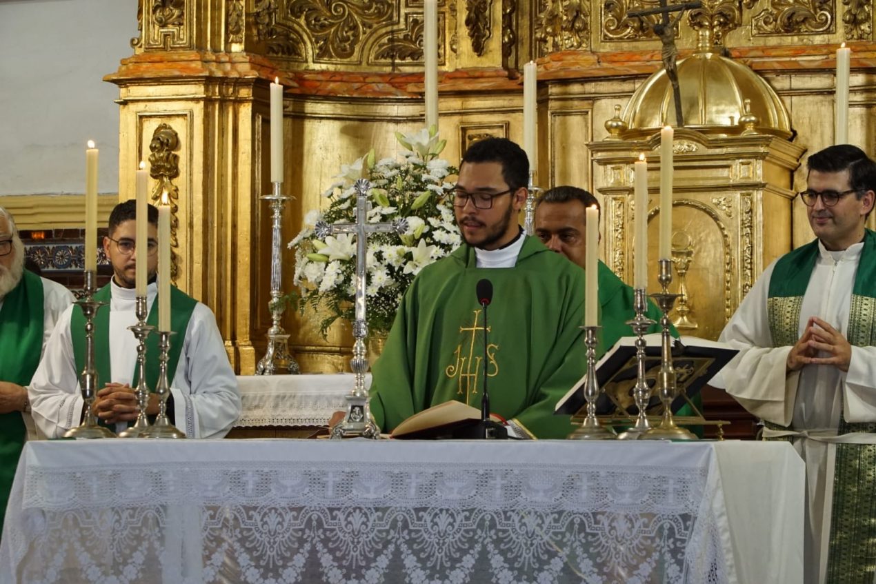 Toma de posesión del sacerdote Camilo Castillo, párroco de Ntra. Sra. del Socorro (Badolatosa) 