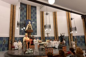 Toma de posesión del sacerdote Alfonso Peña, párroco de San Francisco Javier y de San Ignacio de Loyola