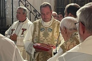 Toma de posesión del sacerdote Manuel Chaparro, Párroco de San Juan Bautista y San Sebastián, de Marchena