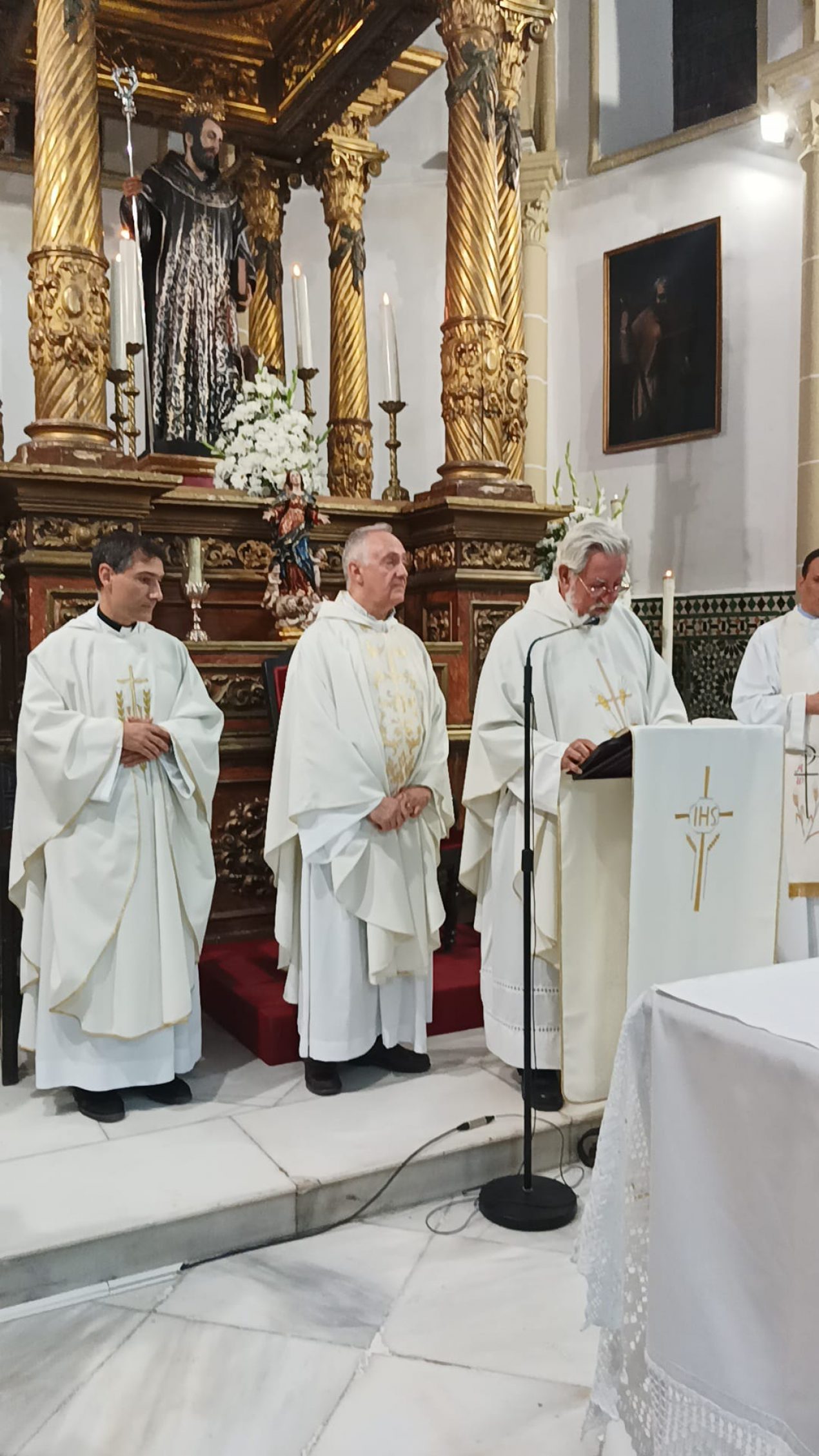 Toma de posesión del sacerdote José Manuel Martínez, párroco de San Gil Abad