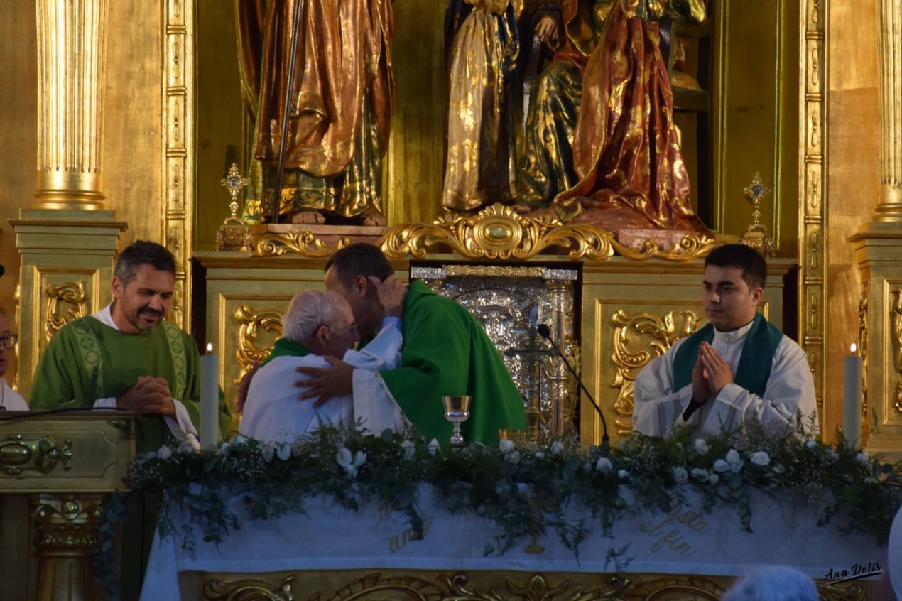 Toma de posesión del sacerdote Ely Lesmes, párroco de San Juan de Ávila, de Écija