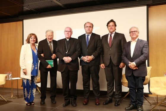 Sevilla homenajea al padre Javierre, “un cura y un corazón inmensos”