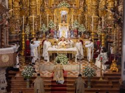 Eucaristía por el 300 aniversario de la consagración del templo de la Parroquia Santa María Magdalena de Sevilla