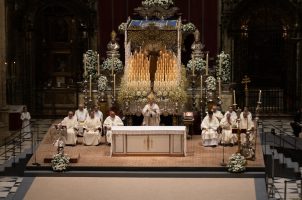 La Catedral de Sevilla acoge el 25 aniversario de la Coronación de la Virgen de la Estrella