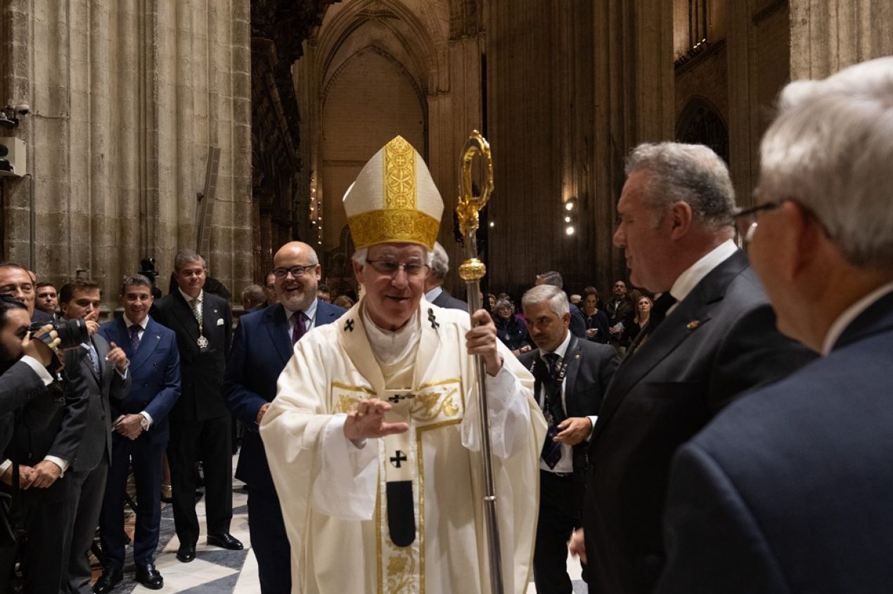 La Catedral de Sevilla acoge el 25 aniversario de la Coronación de la Virgen de la Estrella